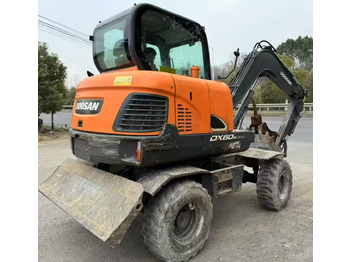 Mobilbagger Doosan DX60: das Bild 3