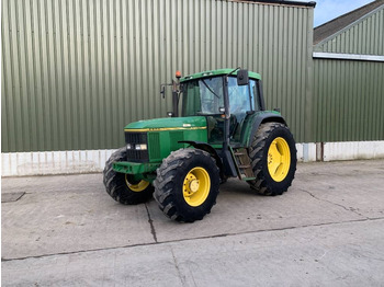 JOHN DEERE 6800 Traktor