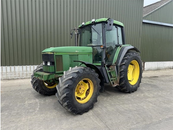 JOHN DEERE 6800 Traktor