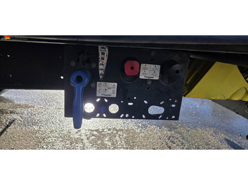 Krone SD Megatrailer Hubdach Liftachse | SAF Achsen – Leasing Krone SD Megatrailer Hubdach Liftachse | SAF Achsen: das Bild 5