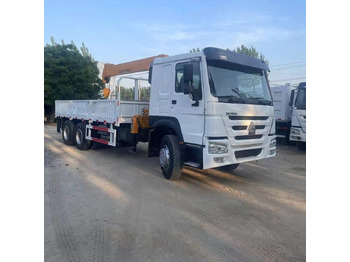 Kipper, Autokran Howo crane 371 6tons: das Bild 3