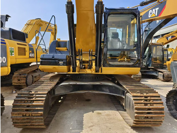 Kettenbagger CAT 330D2: das Bild 2 Kettenbagger CAT 330D2: das Bild 2