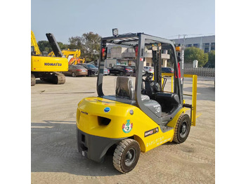 Dieselstapler KOMATSU FD30: das Bild 3