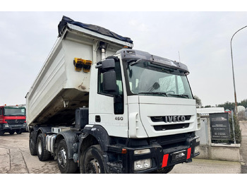 IVECO Trakker Kipper
