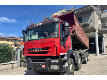 IVECO Trakker Kipper