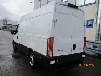 Kastenwagen IVECO Daily 35S16V: das Bild 4