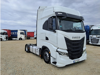 IVECO Sattelzugmaschine
