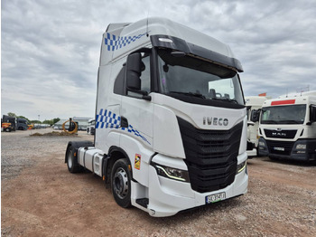 IVECO Sattelzugmaschine