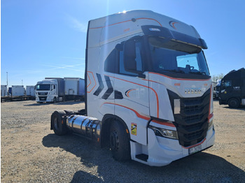IVECO Sattelzugmaschine