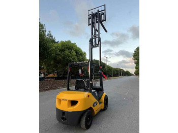 Dieselstapler New arriver second hand Komatsu FD30 forklift with good performance cheap used forklift for sale: das Bild 3