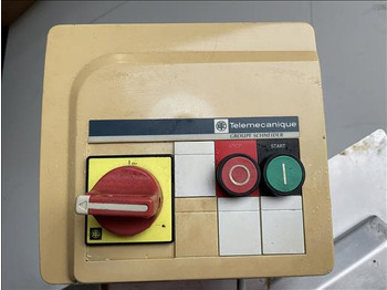 Fördertechnik NNP Flighted elevator conveyor: das Bild 4