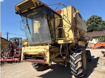 NEW HOLLAND Mähdrescher