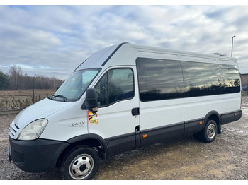 Kleinbus, Personentransporter Iveco Daily: das Bild 3