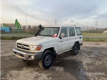 TOYOTA Land Cruiser SUV/ Geländewagen