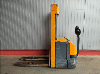 JUNGHEINRICH EJC Hochhubwagen