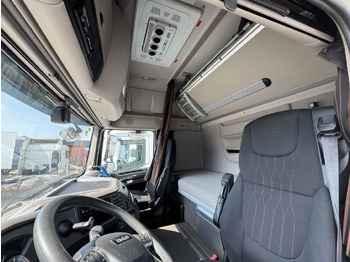 Sattelzugmaschine DAF XF 530 Super Space Cab: das Bild 5