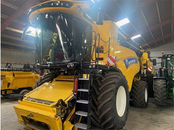 NEW HOLLAND CR series Mähdrescher