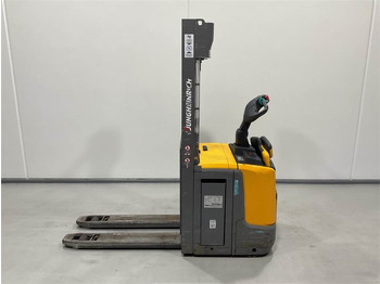Hochhubwagen Jungheinrich ERC 212Z: das Bild 3