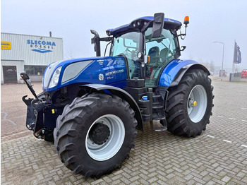 NEW HOLLAND T7.270 Traktor