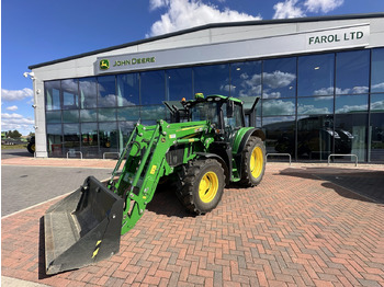 JOHN DEERE 6110M Traktor