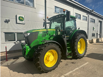 JOHN DEERE 6215R Traktor