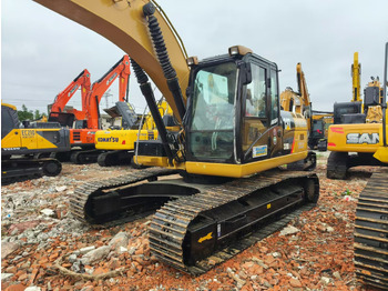 Kettenbagger CATERPILLAR 320D2L: das Bild 5