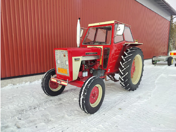 INTERNATIONAL Traktor
