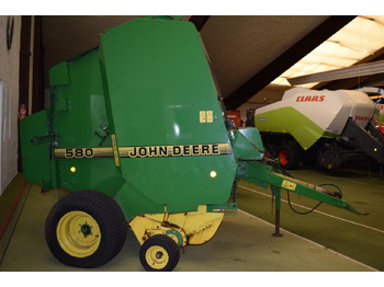 Rundballenpresse John Deere 580: das Bild 2