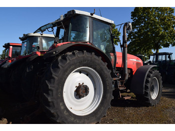 Traktor Massey Ferguson MF 8250: das Bild 4 Traktor Massey Ferguson MF 8250: das Bild 4