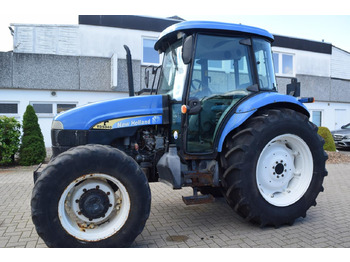 NEW HOLLAND TD5 Traktor