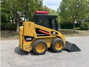 CATERPILLAR 226B3 Kompaktlader