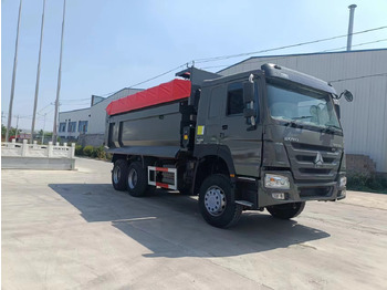 SINOTRUK HOWO Koffer LKW