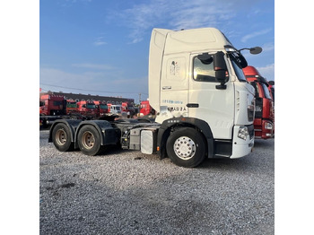 SINOTRUK HOWO Sattelzugmaschine