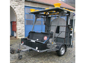 Anhänger Nissen Verkehrsleittafel Absperrtafel Verkehrsleitanhänger GPS: das Bild 4