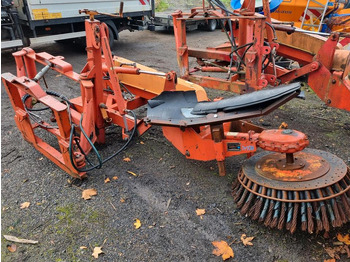 UNIMOG Kehrbesen