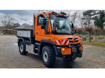 UNIMOG Schneeräumfahrzeug