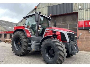 MASSEY FERGUSON Traktor