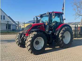 VALTRA N134 Traktor