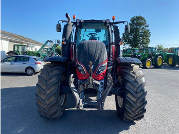 Traktor VALTRA T194 VERSU: das Bild 4