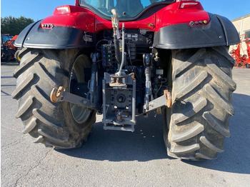 Traktor VALTRA T194 VERSU: das Bild 2