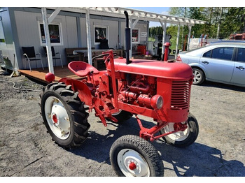 MASSEY FERGUSON Traktor