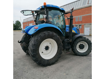 NEW HOLLAND Traktor