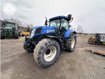 NEW HOLLAND T7 Traktor