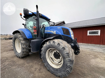 NEW HOLLAND T7 Traktor