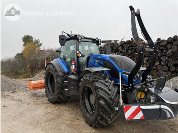 VALTRA Forsttraktor