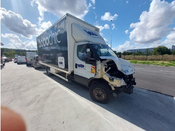 IVECO Koffer Transporter