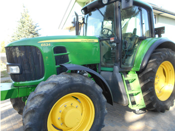 JOHN DEERE Traktor