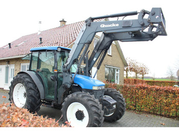 NEW HOLLAND Traktor