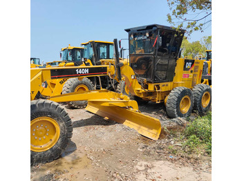 CATERPILLAR 140H Grader