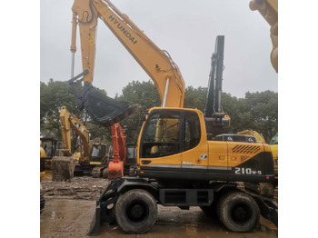 Mobilbagger HYUNDAI R210W-9: das Bild 4